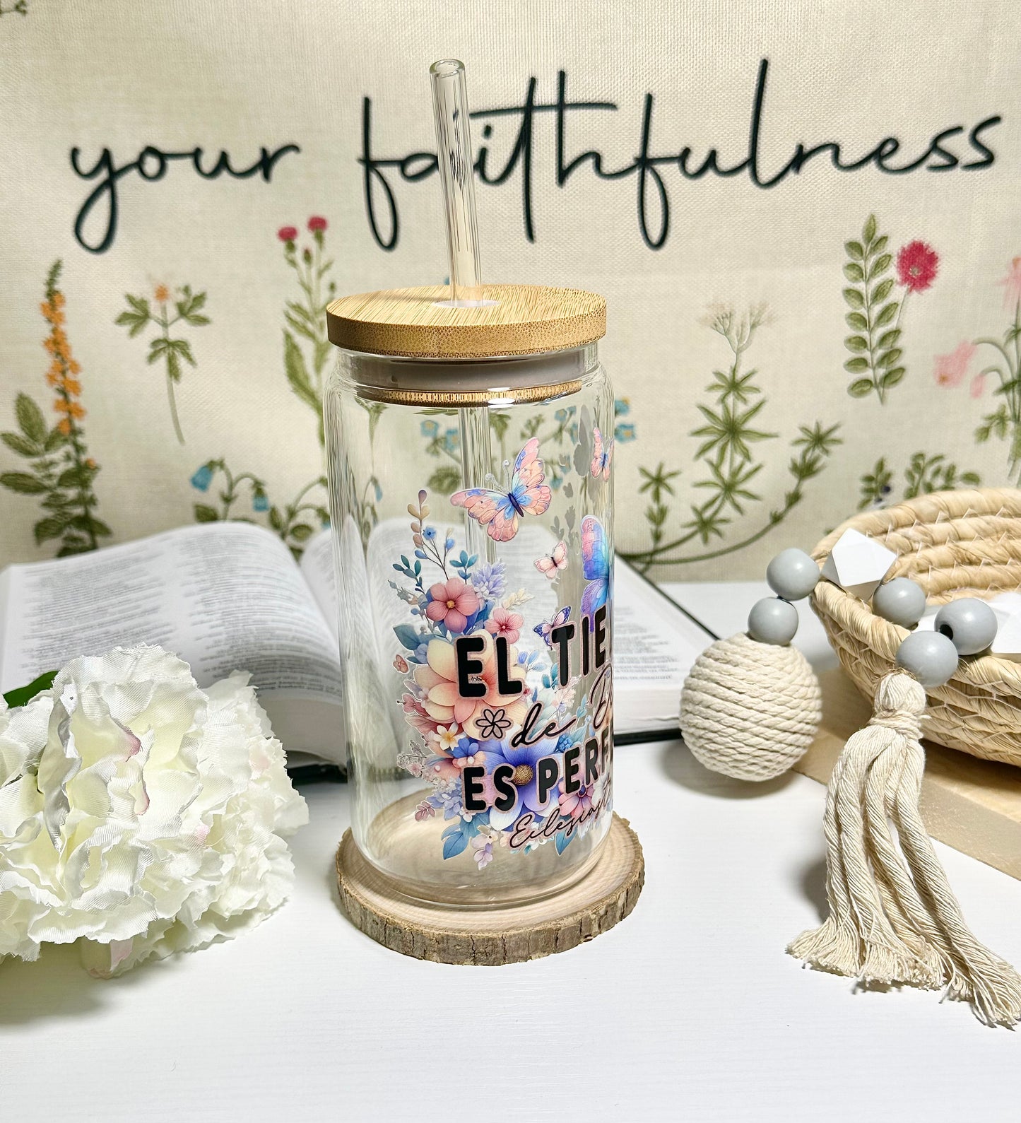El Tiempo de Dios es Perfecto – 16 oz Glass Cup 🦋✨